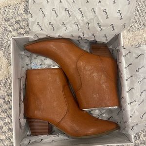 Qupid Mystique Cognac Burnish Brown Ankle Boots Booties Size 6 NEW